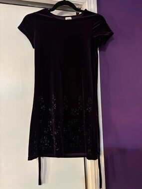 Y2K Vintage Brooke Lindsay Kids Gorgeous Velvet Short-Sleeve Dress in Deep Plum